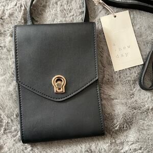 A New Day Travel Adjustable Crossbody Purse Phone Holder Black New